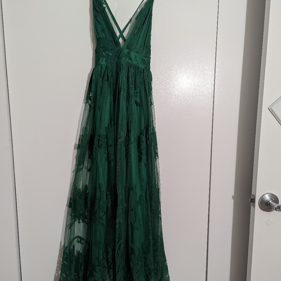 Beautiful Wedding / Beach Dress - Picture 5 of 6